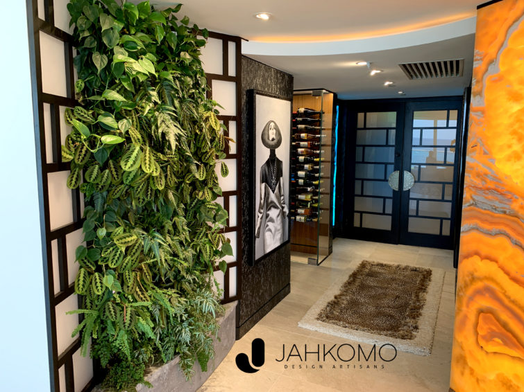Jahkomo-Living-Green-Walls-01_wLogo